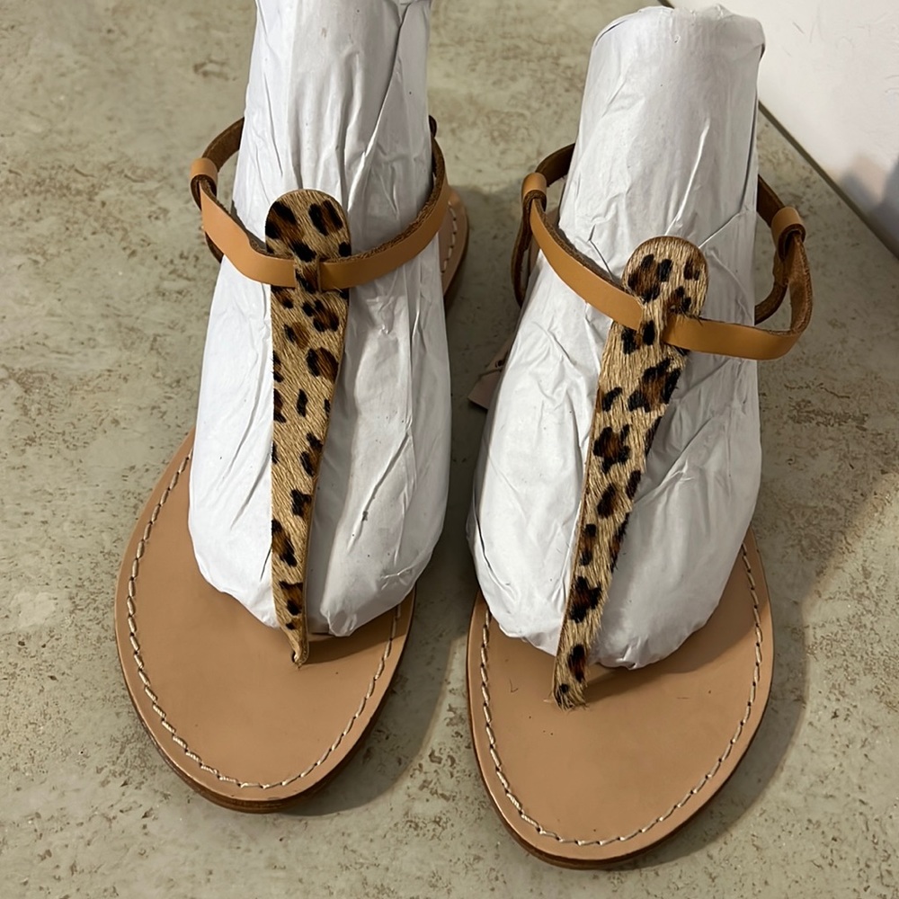 New Sophia Milano Animal Print Thong Sandals